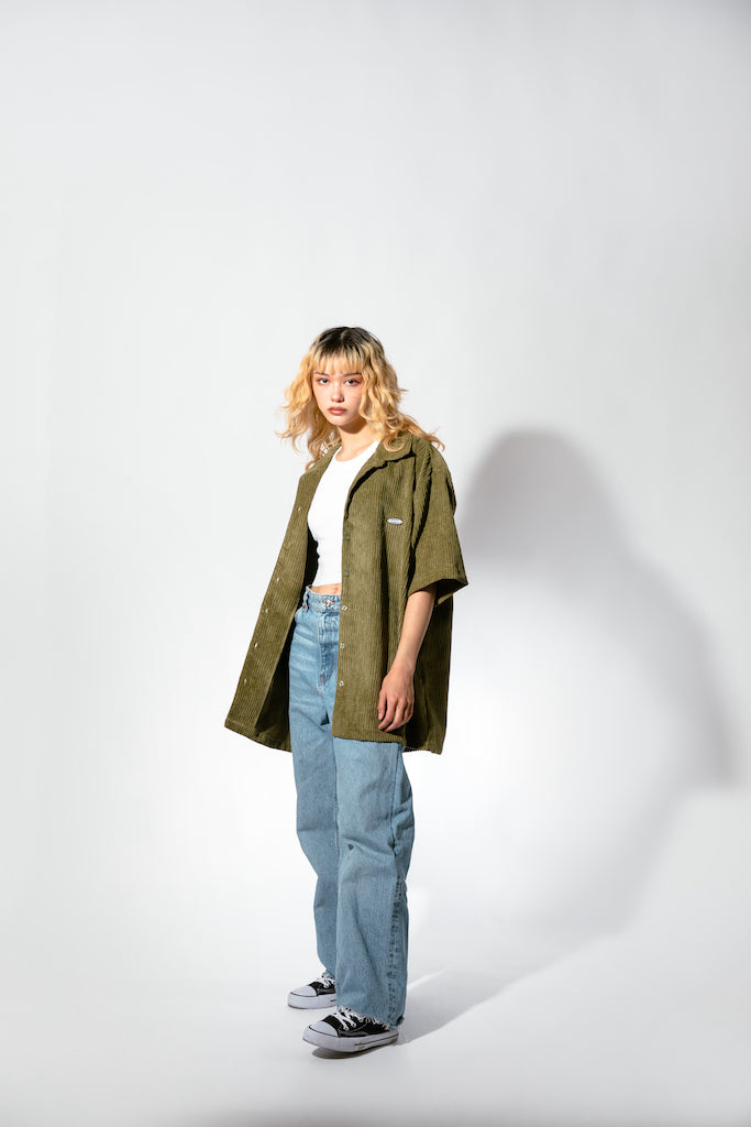 Jumbo Cords Button-Up in Olive