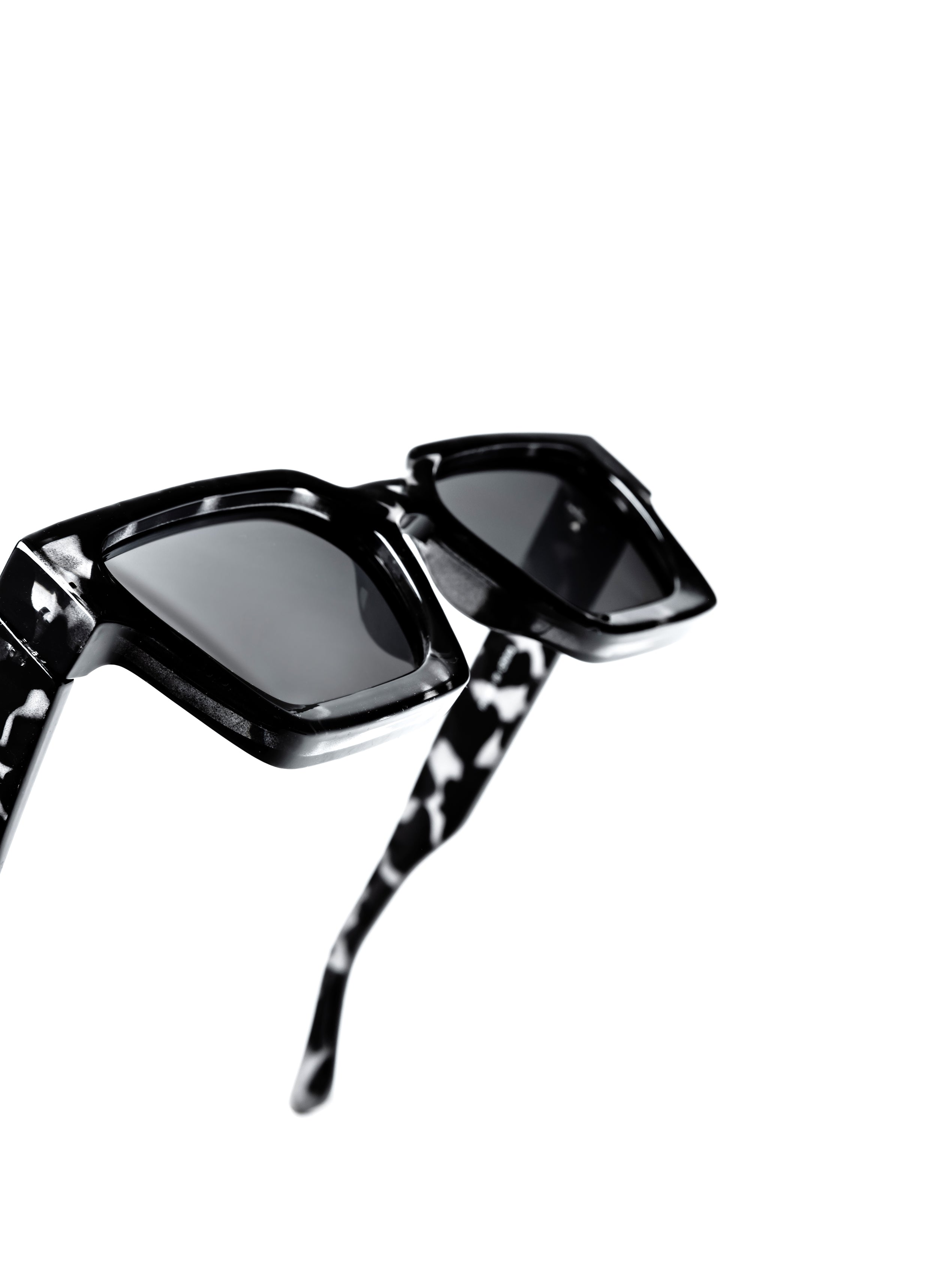 <transcy>Lunettes de soleil Nevermind en noir</transcy>