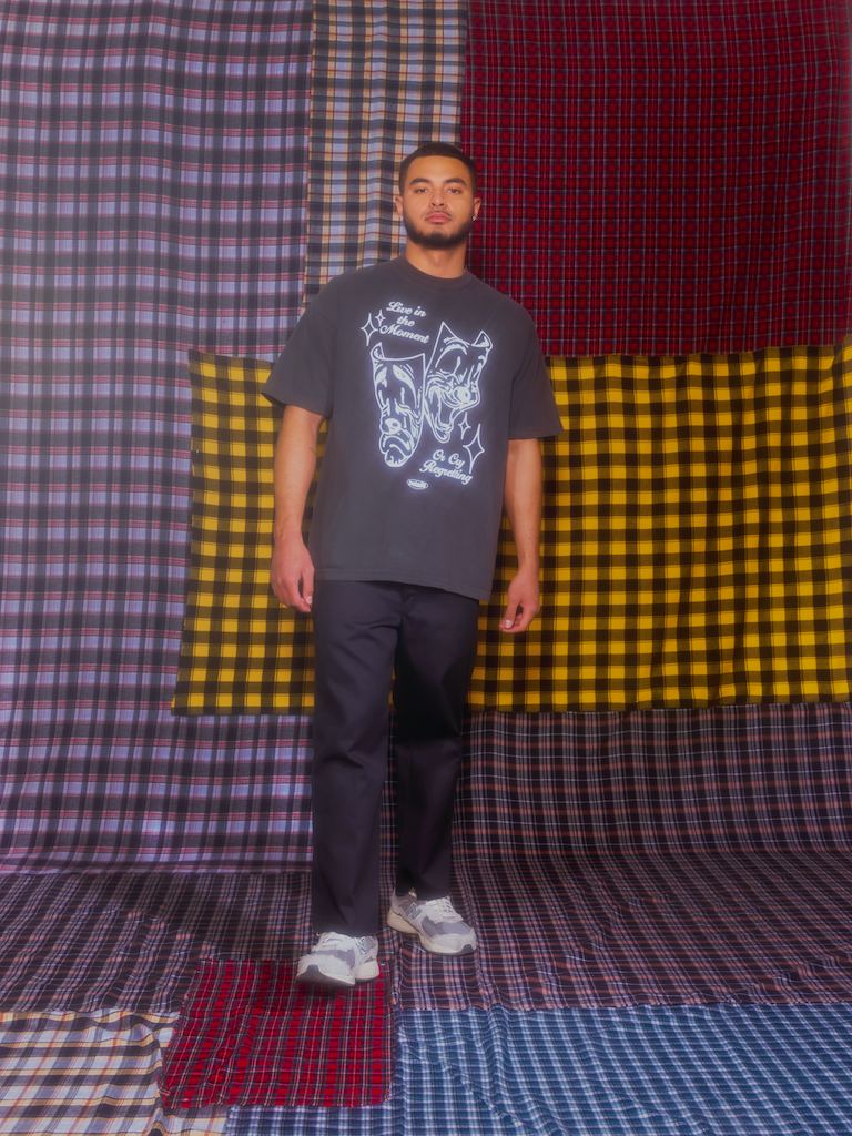 <transcy>T-shirt évolutif en noir vintage</transcy>