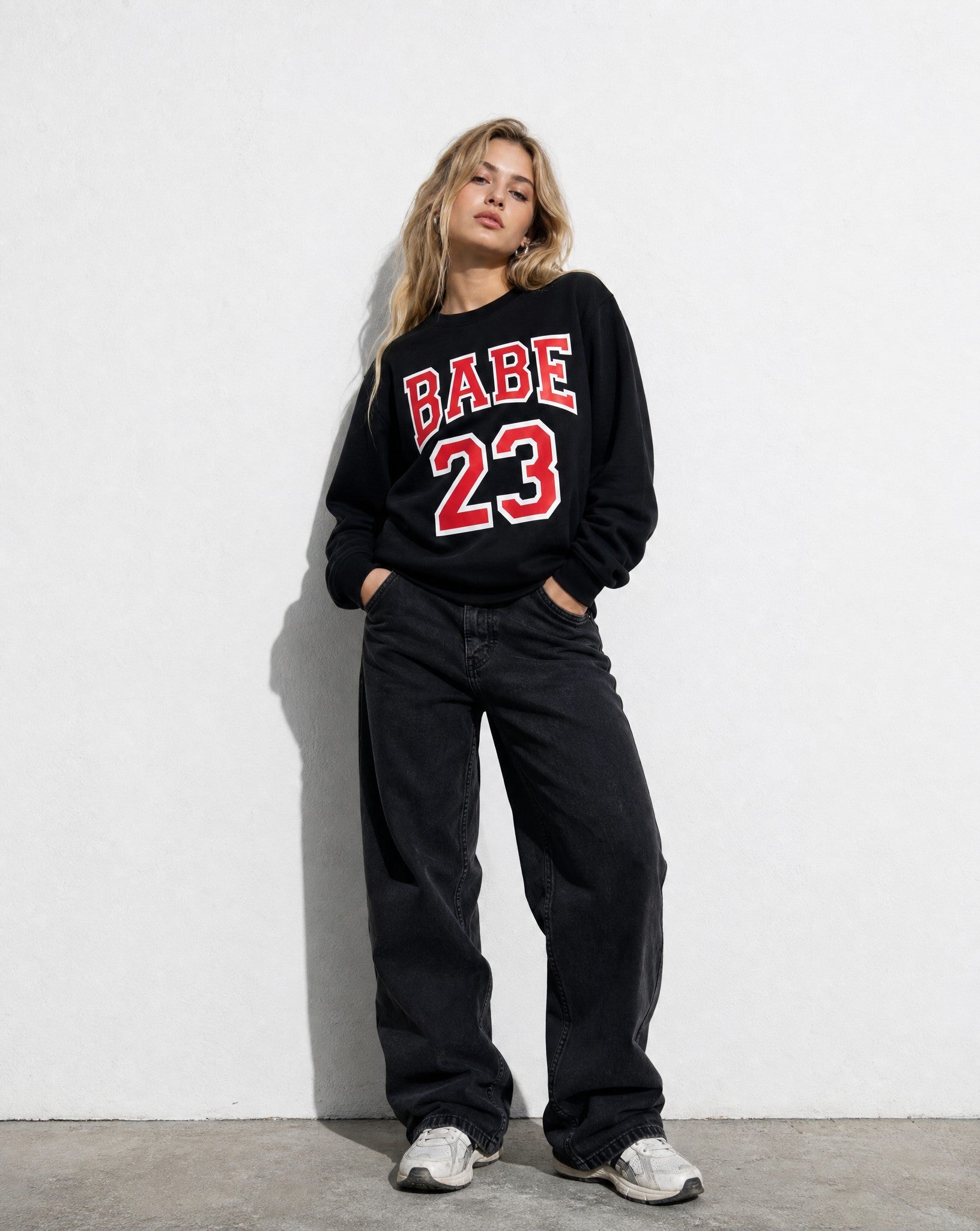 Babe 23 Crewneck in Black - Editorial Image