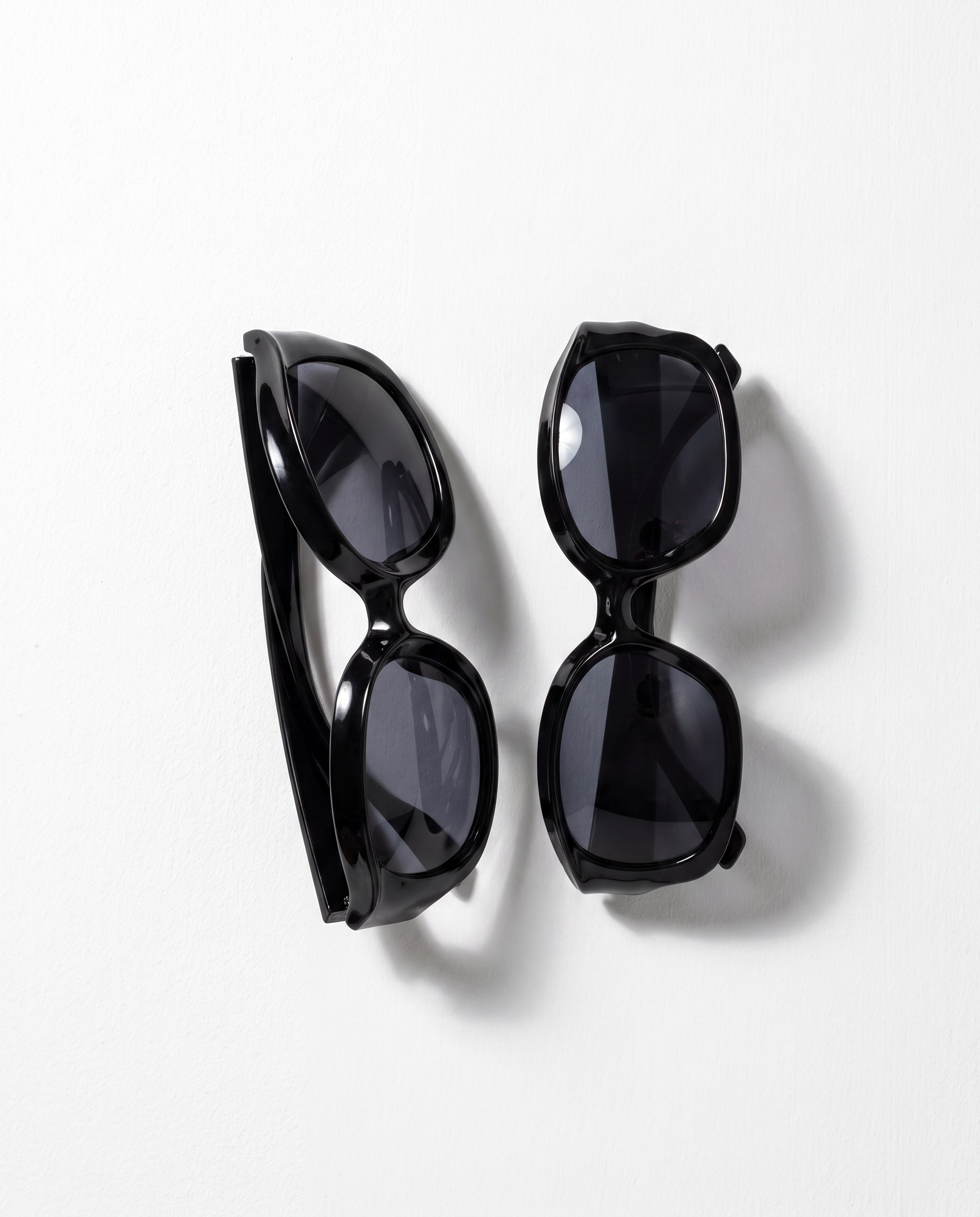 Circa Sunglasses in Black
