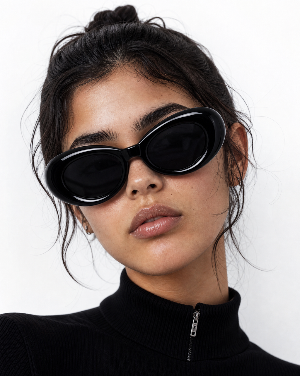 Nevermind Puff Sunglasses in Black