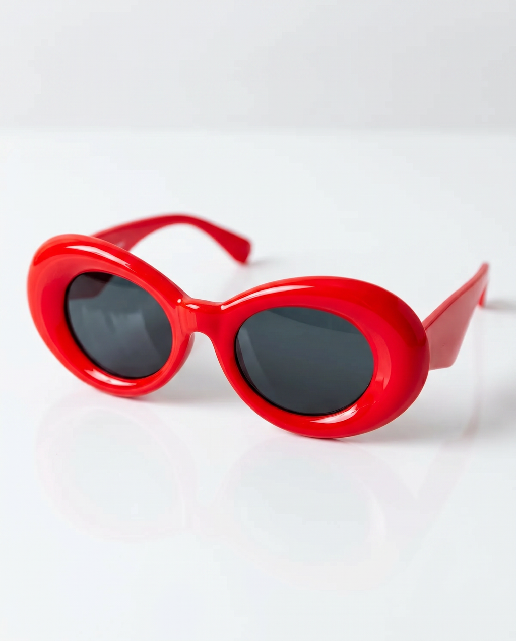 Nevermind Puff Sunglasses in Red