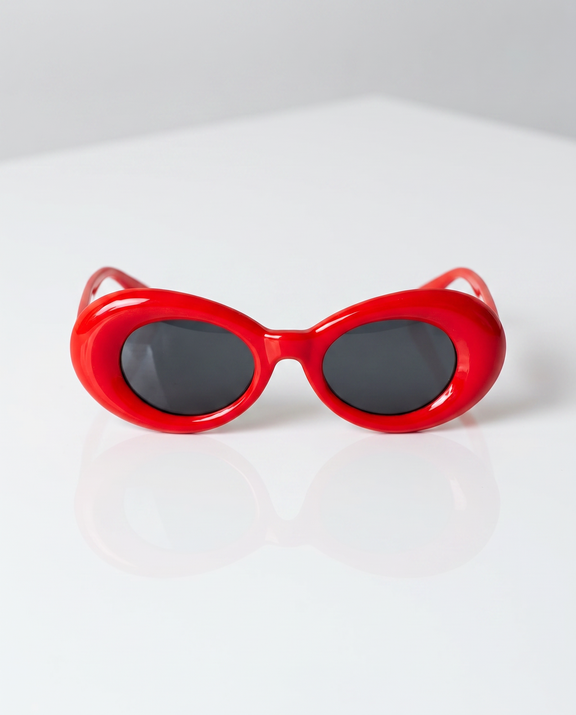 Nevermind Puff Sunglasses in Red