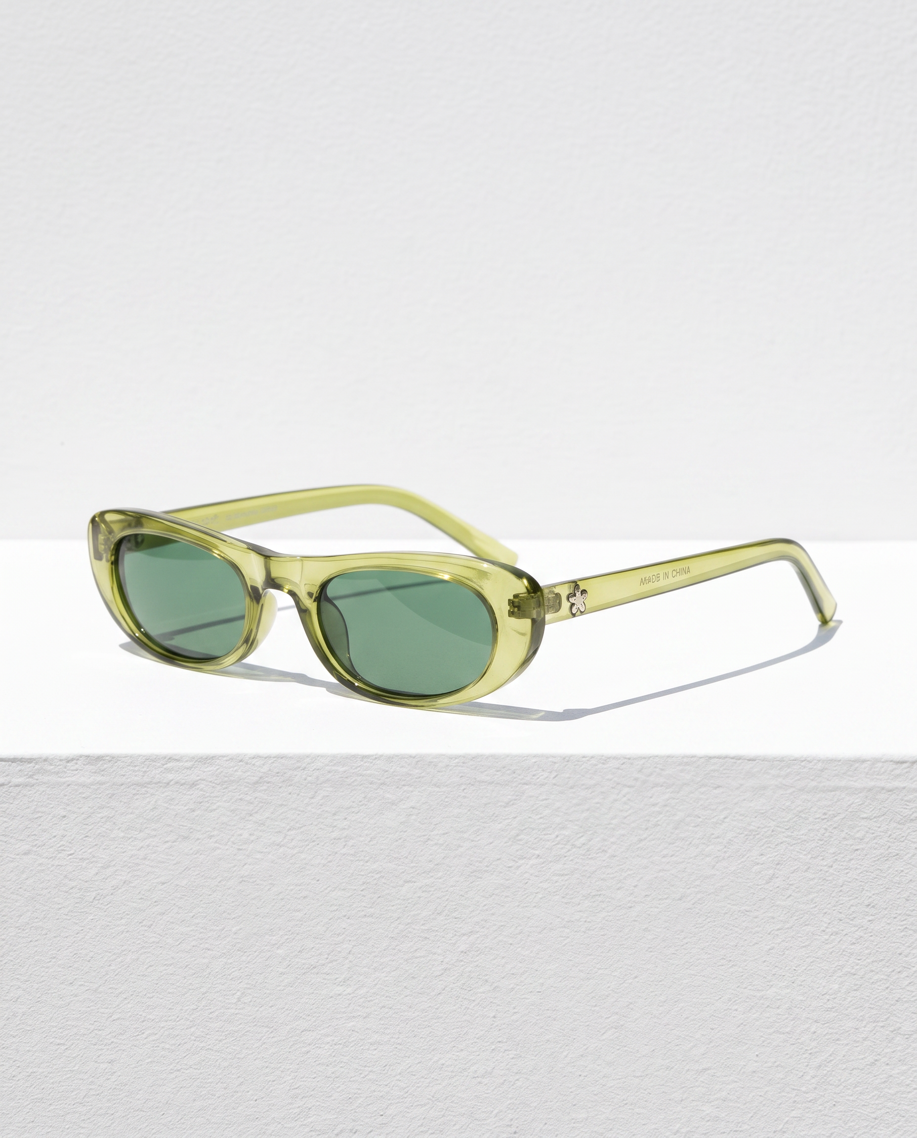 Svelte Sunglasses in Green