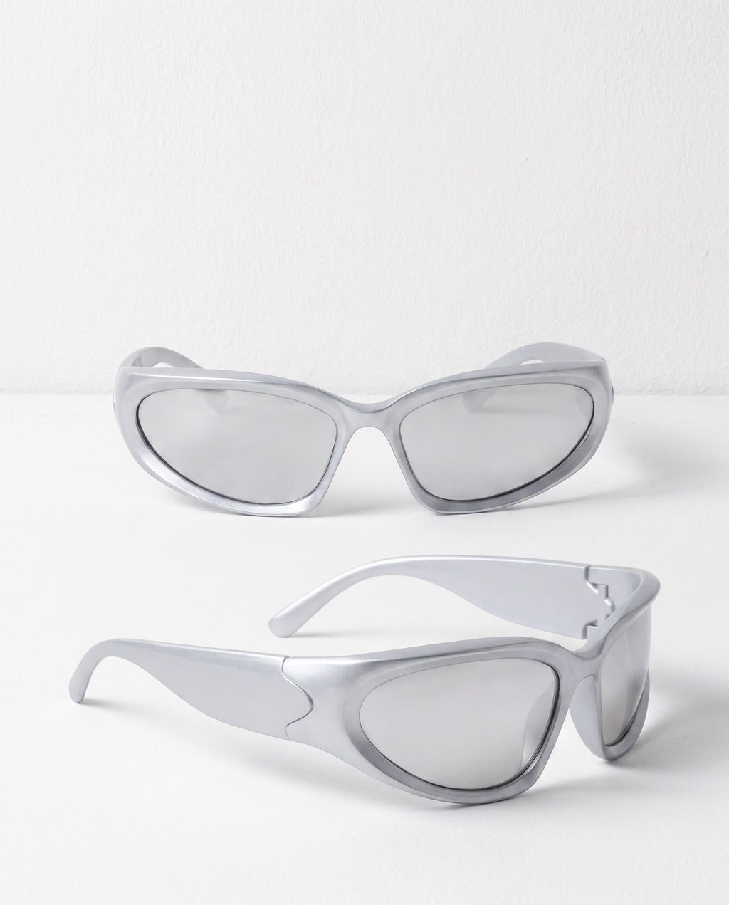 Y2000 Sunglasses in Platinum