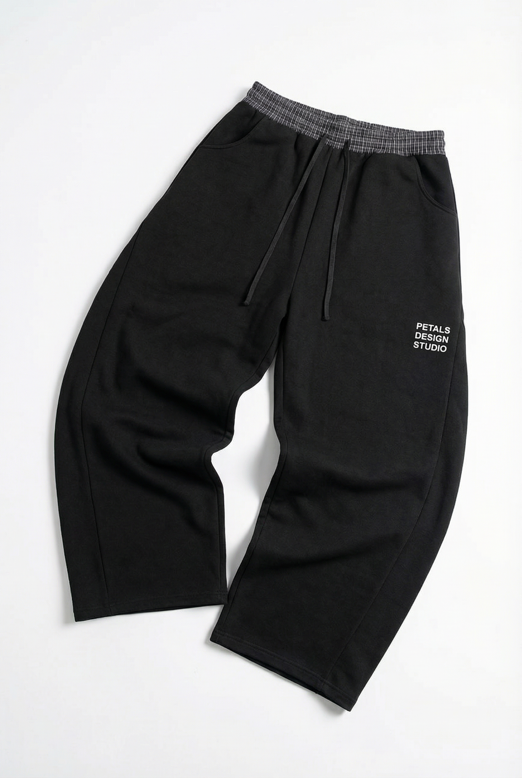 Petals Boxer Sweats in Black
