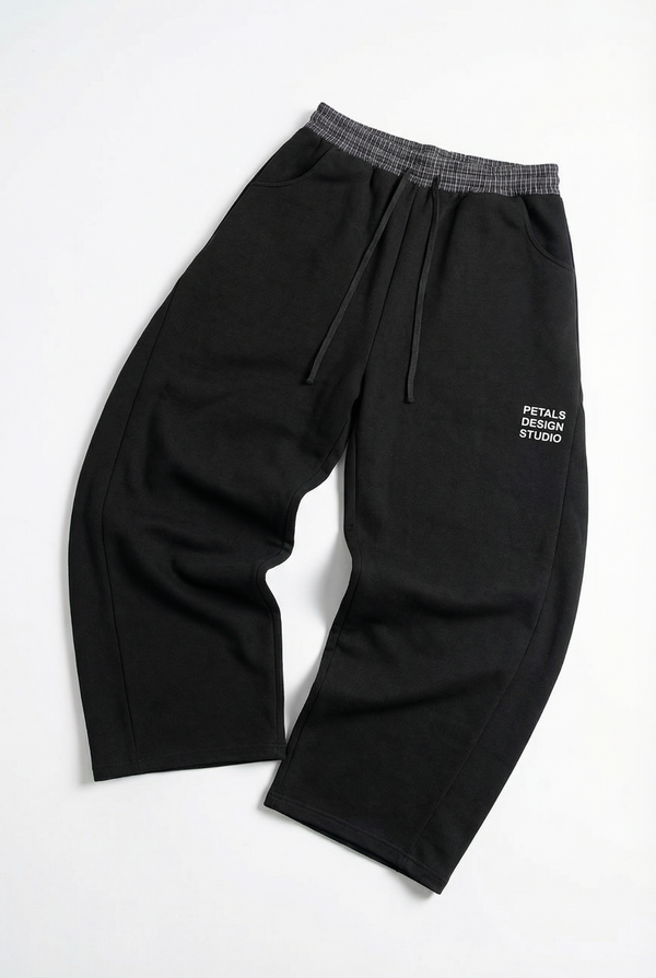 Petals Boxer Sweats in Black